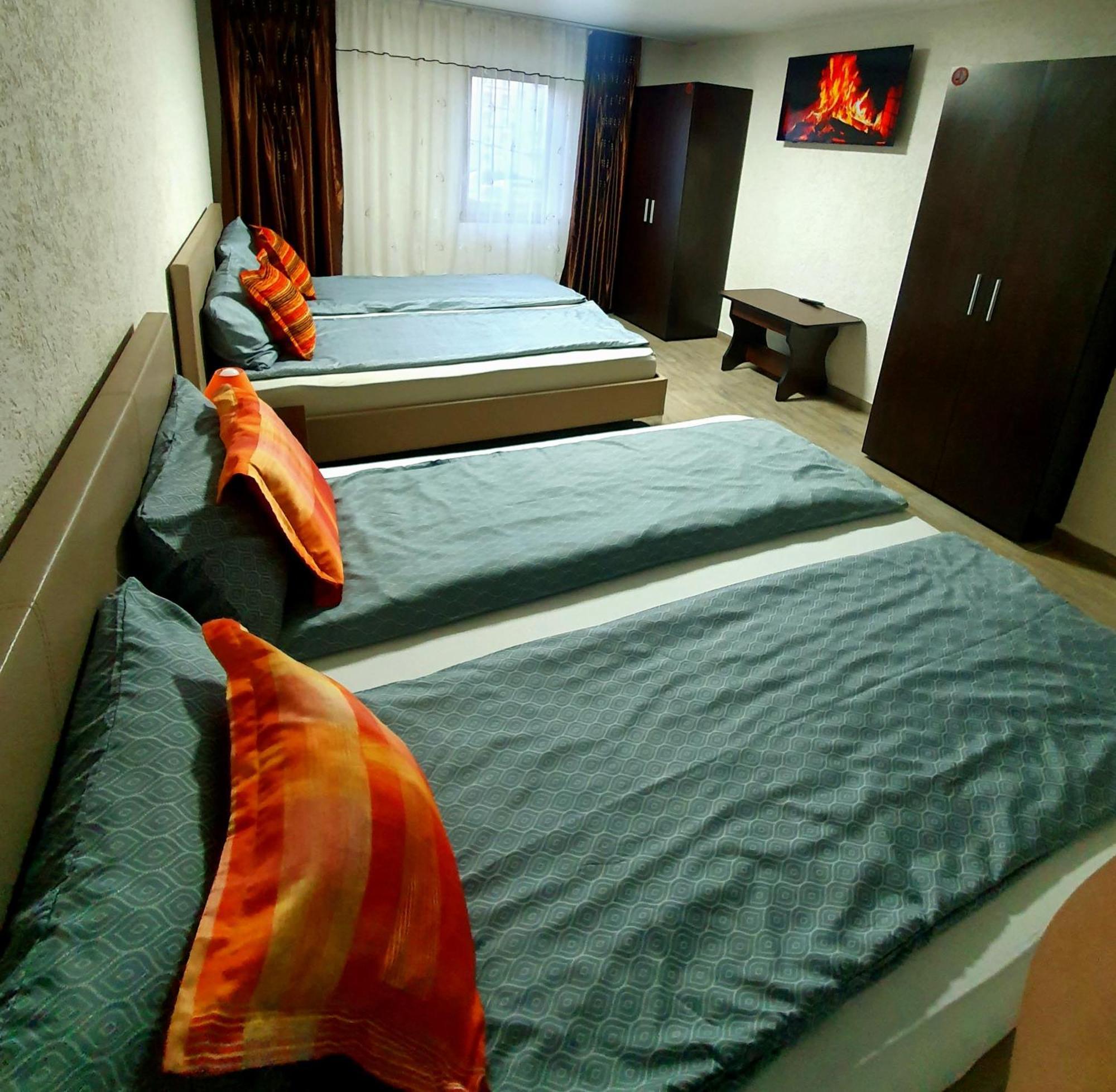 Apartament Lupeni Lupeni  Buitenkant foto